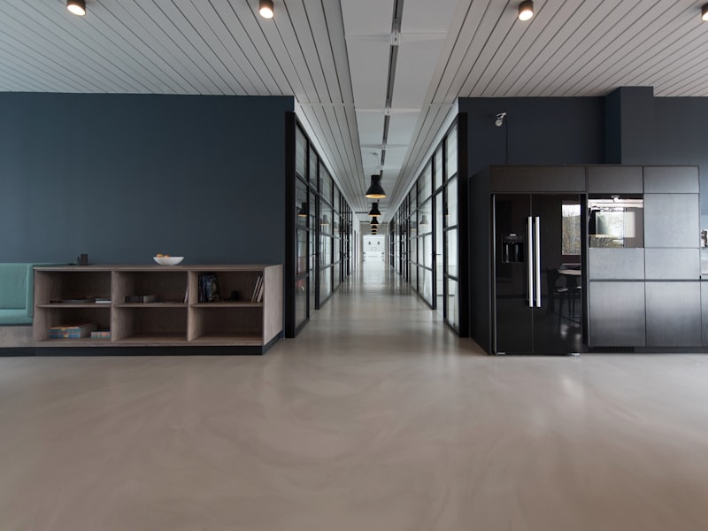 Mount Trading Solutions modern office workspace